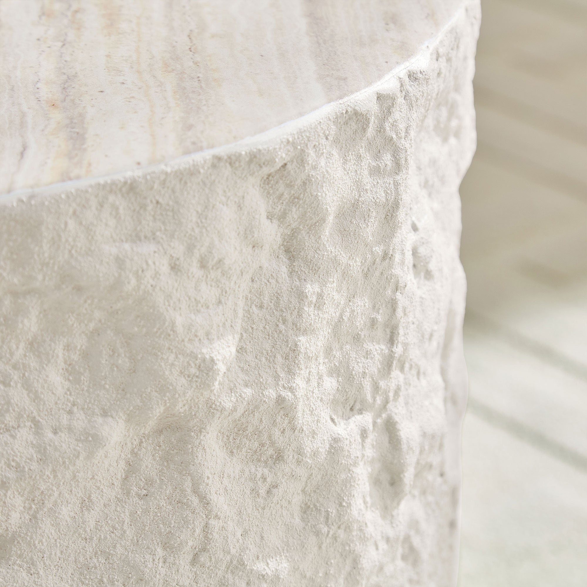 35.43''Fiberglass Round Center Coffee Table Set For Living Room Vintage Table,Imitation Stone Table Front Of The Sofa,Modern Design Coffee Table For Office,Apartment,No Need Assembly